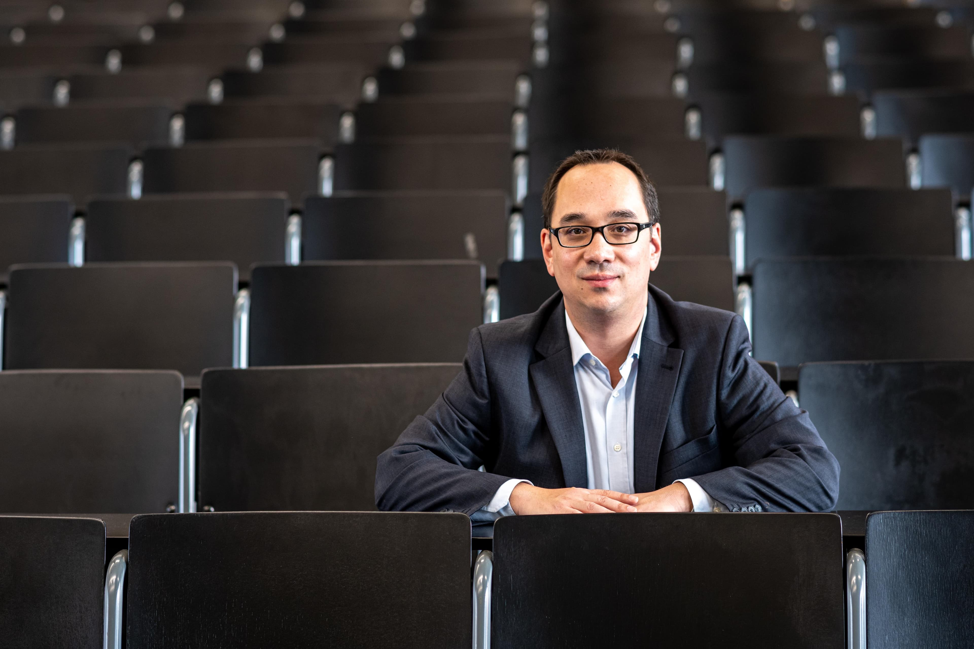 Prof. Dr. Nick Lin-Hi